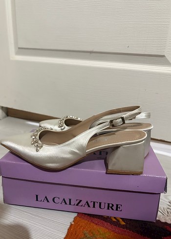 İnci İşlemeli Beyaz Topuklu Kadın Ayakkabı - Görsel 5