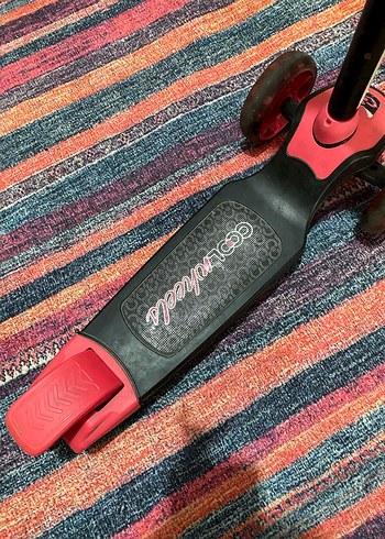 Çocuklar için renkli pembe scooter - Görsel 2