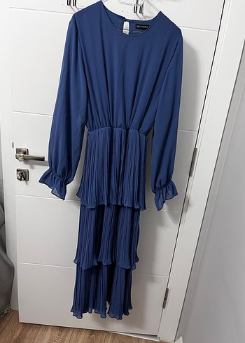 Mavi Piliseli Uzun Kollu Uzun Elbise - Görsel 2