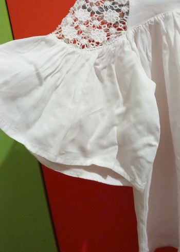 Düğmeli Beyaz dantel detaylı çoçuk gömlek - Görsel 3