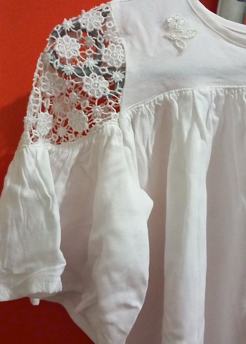 Düğmeli Beyaz dantel detaylı çoçuk gömlek - Görsel 2