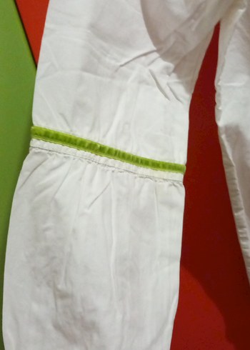 Renkli Nakışlı Beyaz Kız Gömleği - Görsel 3