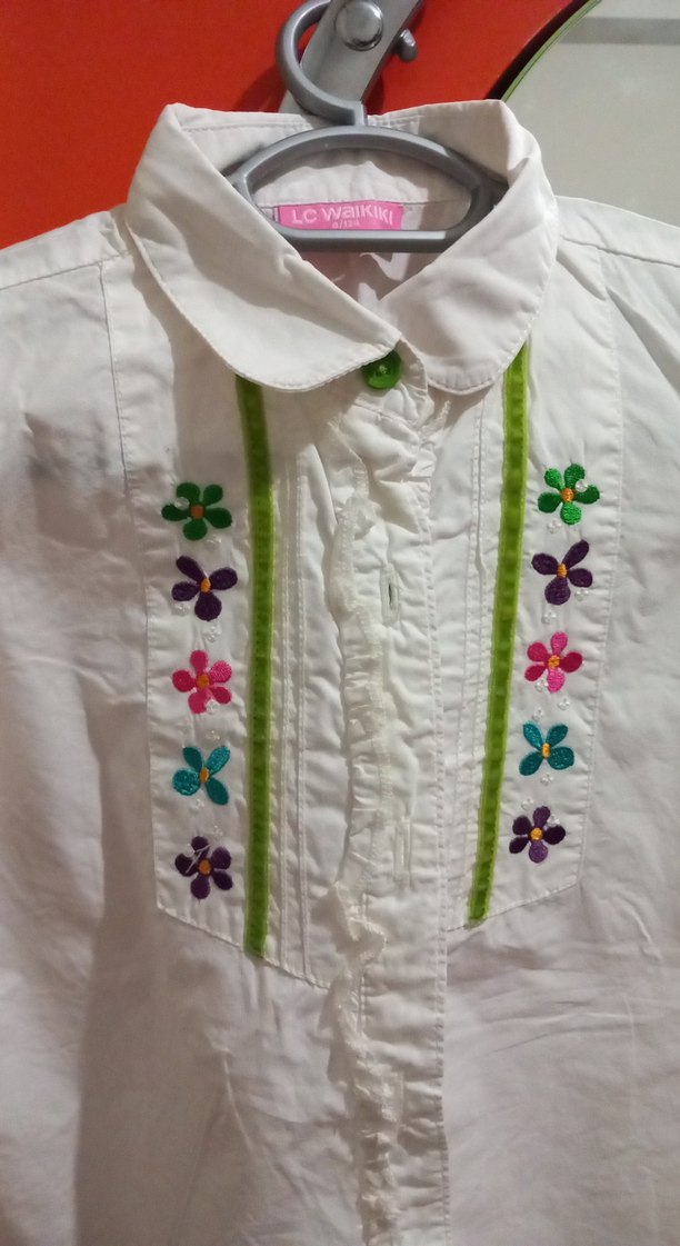 Renkli Nakışlı Beyaz Kız Gömleği - Görsel 2