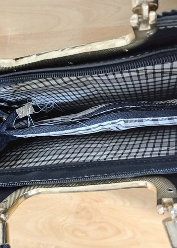 Siyah Parlak Deri Kadın Çanta - Görsel 2