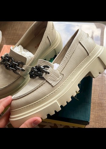 Zincir Detaylı Gri Beyaz Kadın Loafer - Görsel 2