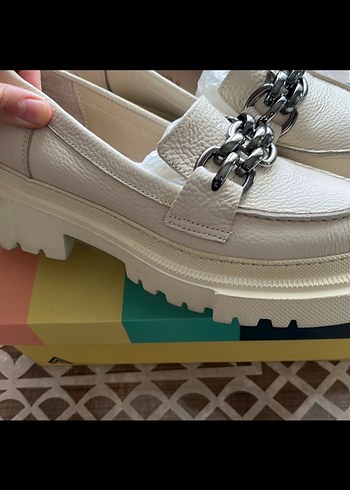 Zincir Detaylı Gri Beyaz Kadın Loafer - Görsel 6