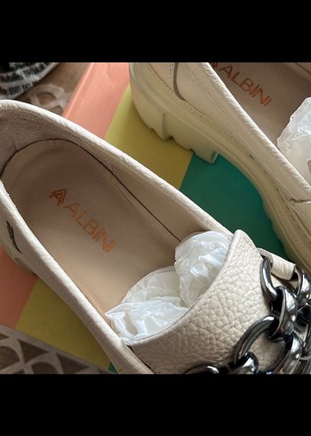 Zincir Detaylı Gri Beyaz Kadın Loafer - Görsel 4