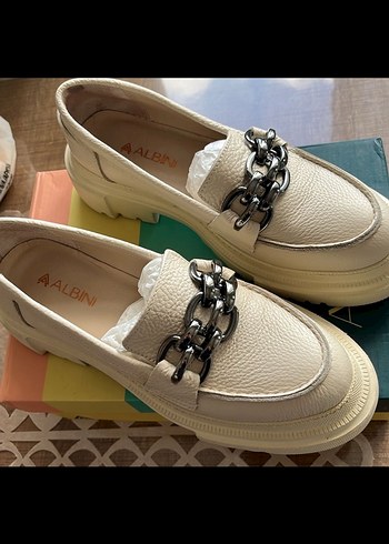 Zincir Detaylı Gri Beyaz Kadın Loafer - Görsel 5