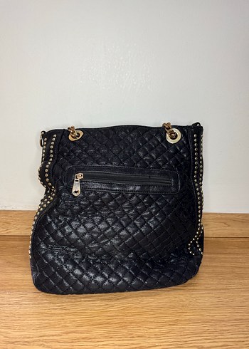 Zincir Detaylı Siyah Puantiyeli Deri Çanta - Görsel 4