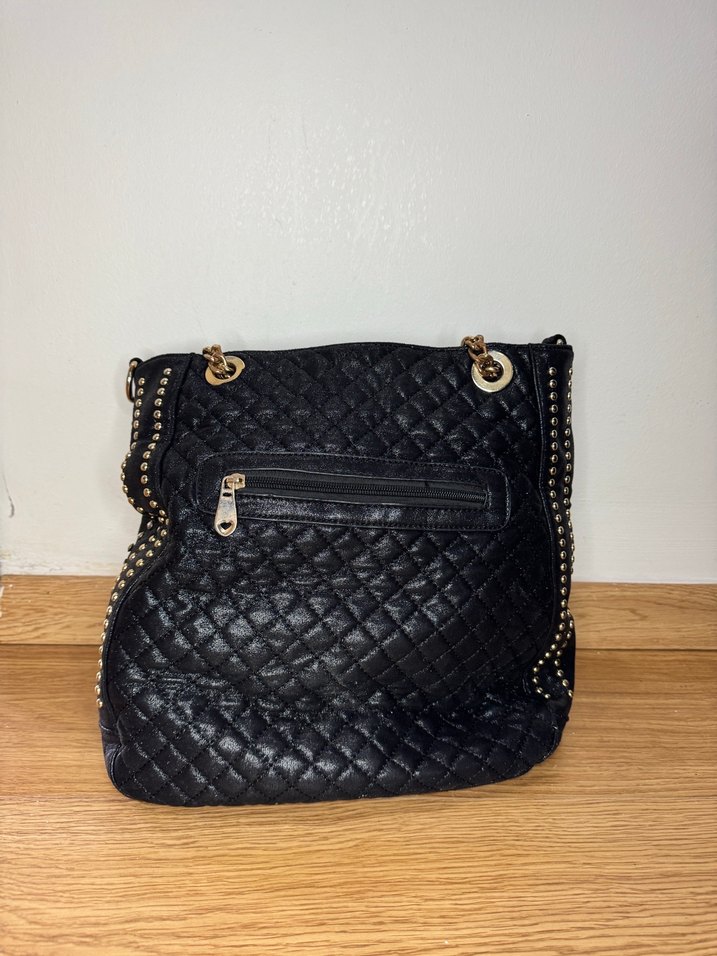 Zincir Detaylı Siyah Puantiyeli Deri Çanta - Görsel 4