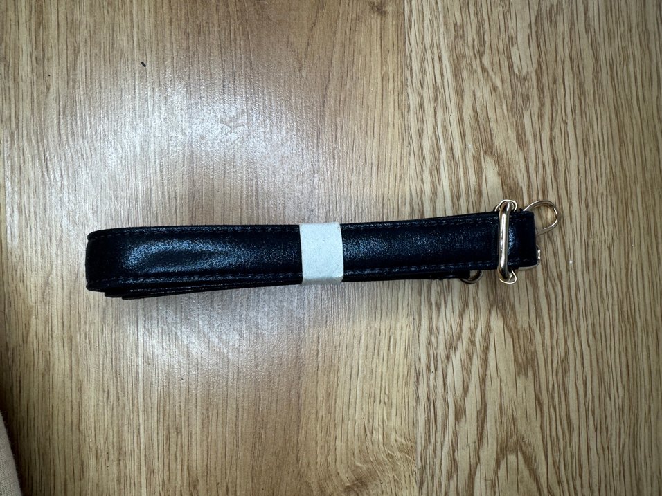 Zincir Detaylı Siyah Puantiyeli Deri Çanta - Görsel 5