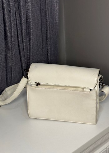 Zara Zincir Detaylı Beyaz Deri Kadın Çanta - Görsel 2