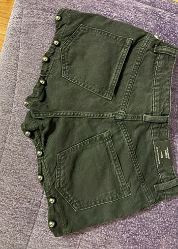 H&M Siyah Mini Zımbalı Kot Şort - Görsel 5