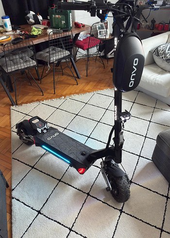 Siyah Çocuk Scooter'ı ONVO Marka - Görsel 2