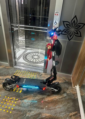 Siyah Çocuk Scooter'ı ONVO Marka - Görsel 4