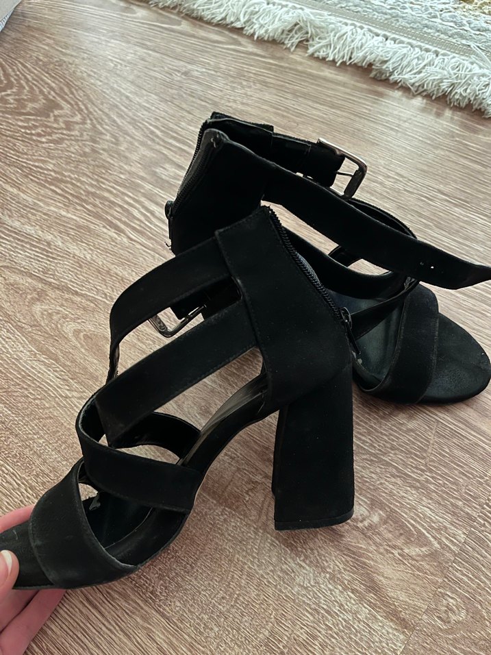 Siyah Süet Tokalı Blok Topuklu Kadın Ayakkabı - Görsel 2