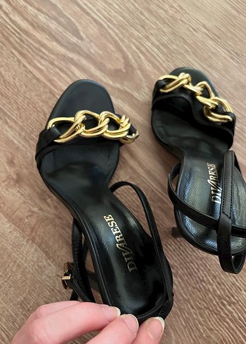 Zincir Detaylı Stiletto Topuklu Kadın Ayakkabı - Görsel 6