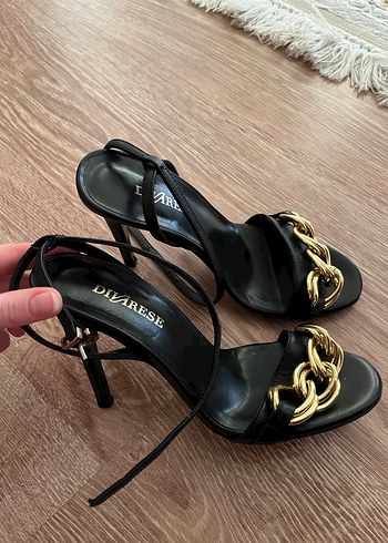 Zincir Detaylı Stiletto Topuklu Kadın Ayakkabı - Görsel 4