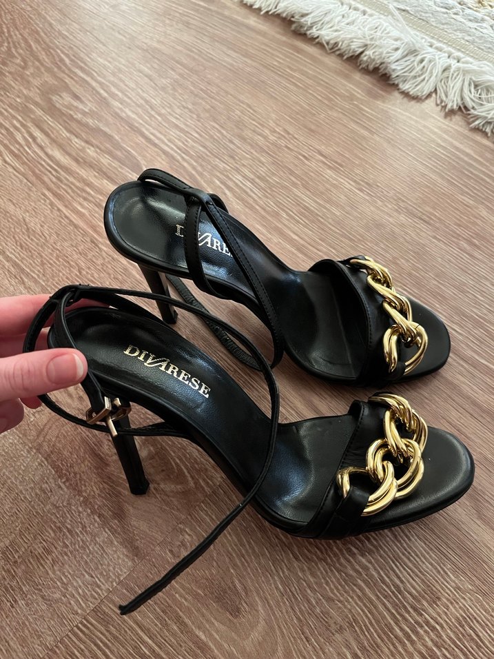 Zincir Detaylı Stiletto Topuklu Kadın Ayakkabı - Görsel 4