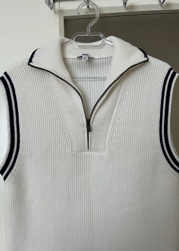 Kadın Beyaz Yarım Fermuarlı Kolsuz Triko Süveter - Görsel 4