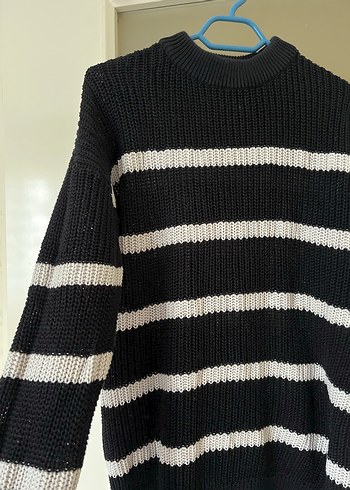 Siyah Beyaz Çizgili Örgü Kadın Kazak - Görsel 3