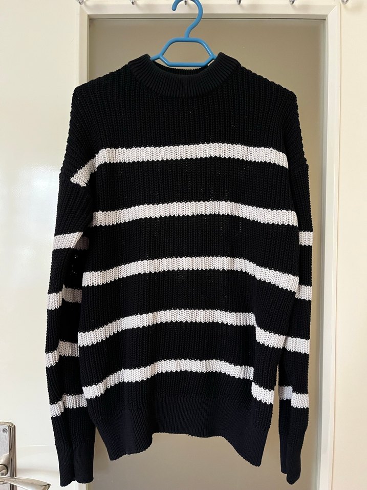 Siyah Beyaz Çizgili Örgü Kadın Kazak - Görsel 2