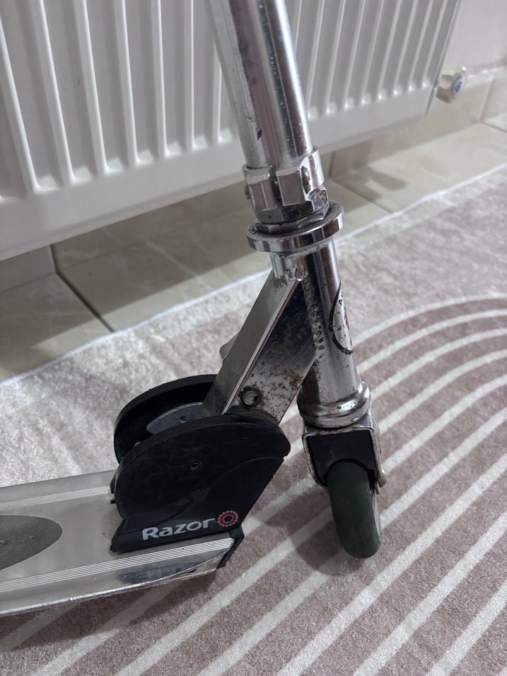 Razor Gri Çocuk Scooterı - Görsel 3