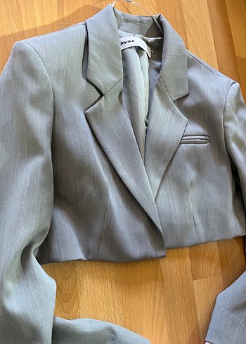 Gri Mini Kadın kısa Blazer Ceket bershka - Görsel 2