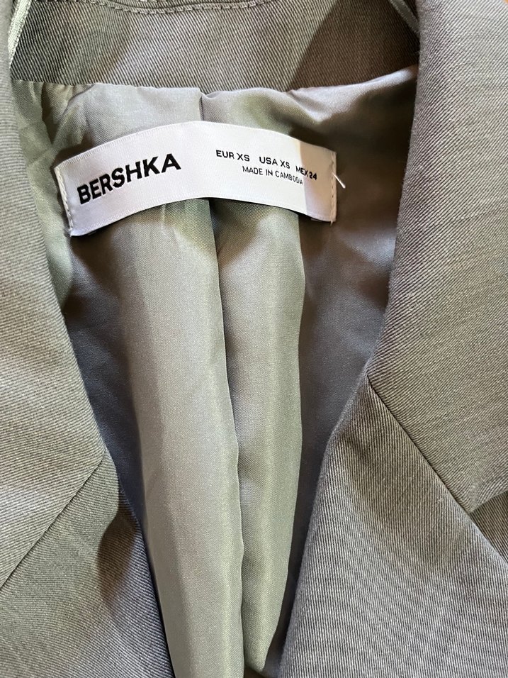 Gri Mini Kadın kısa Blazer Ceket bershka - Görsel 3