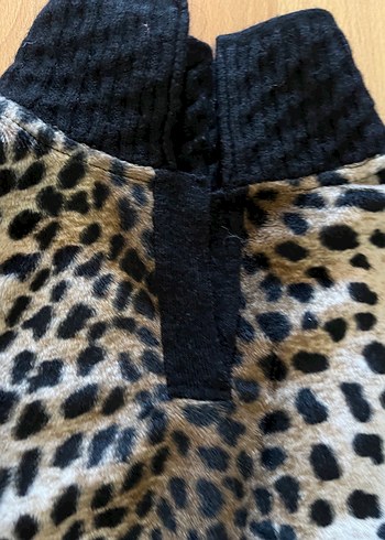 leopar desenli sıfır kollu kazak bluz yünlü - Görsel 3