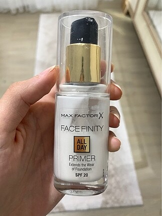 Max Factor Makyaj Bazı