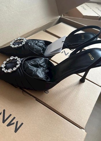 Mango Siyah İşlemeli Tokalı Stiletto - Görsel 5