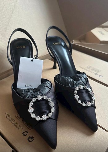 Mango Siyah İşlemeli Tokalı Stiletto - Görsel 3