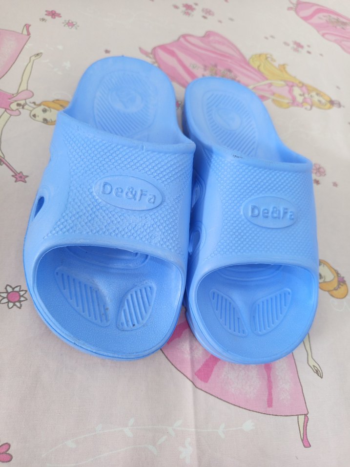 Renkli Desenli Kız Çocuk Terlikleri - Görsel 2