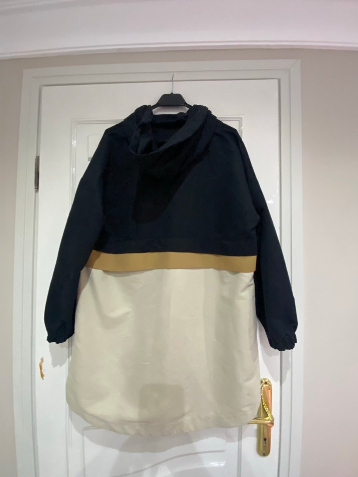 Kapüşonlu, fermuarlı, bol kesim  trenç - Görsel 3