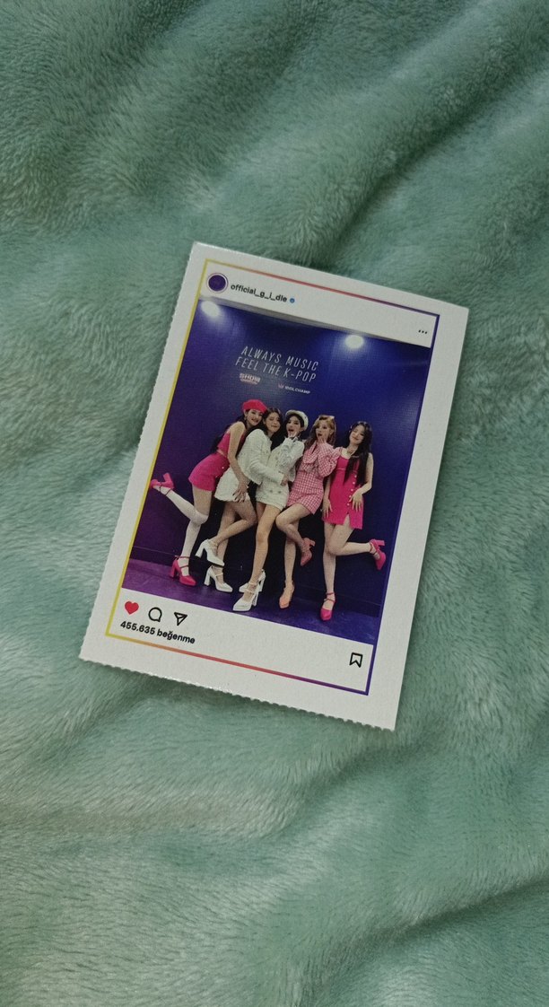 K-Pop Temalı Instagram Stili Kart - Görsel 2