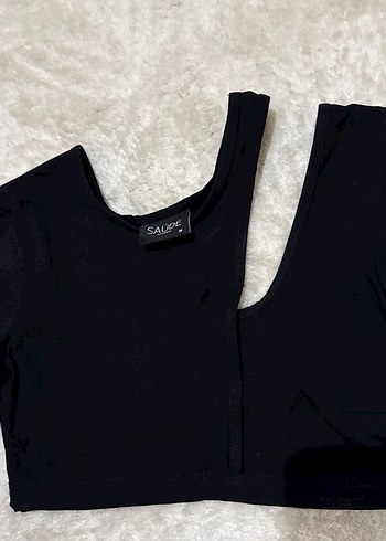 Siyah V Yakalı Kısa Fitilli Bluz - Görsel 3