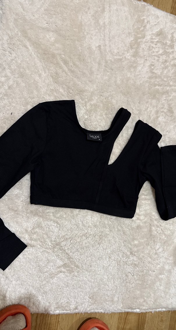 Siyah V Yakalı Kısa Fitilli Bluz - Görsel 2