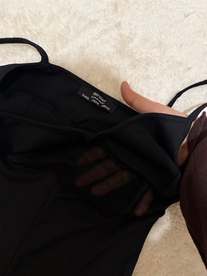 Siyah V Yakalı İnce Askılı Kadın Tulum - Görsel 3