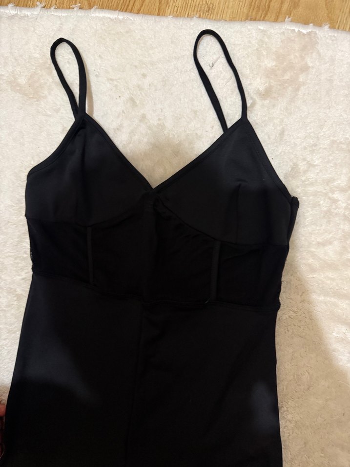 Siyah V Yakalı İnce Askılı Kadın Tulum - Görsel 4