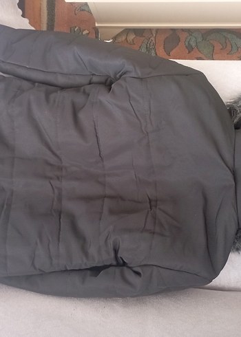 15 yaş etiketli siyah mont - Görsel 3