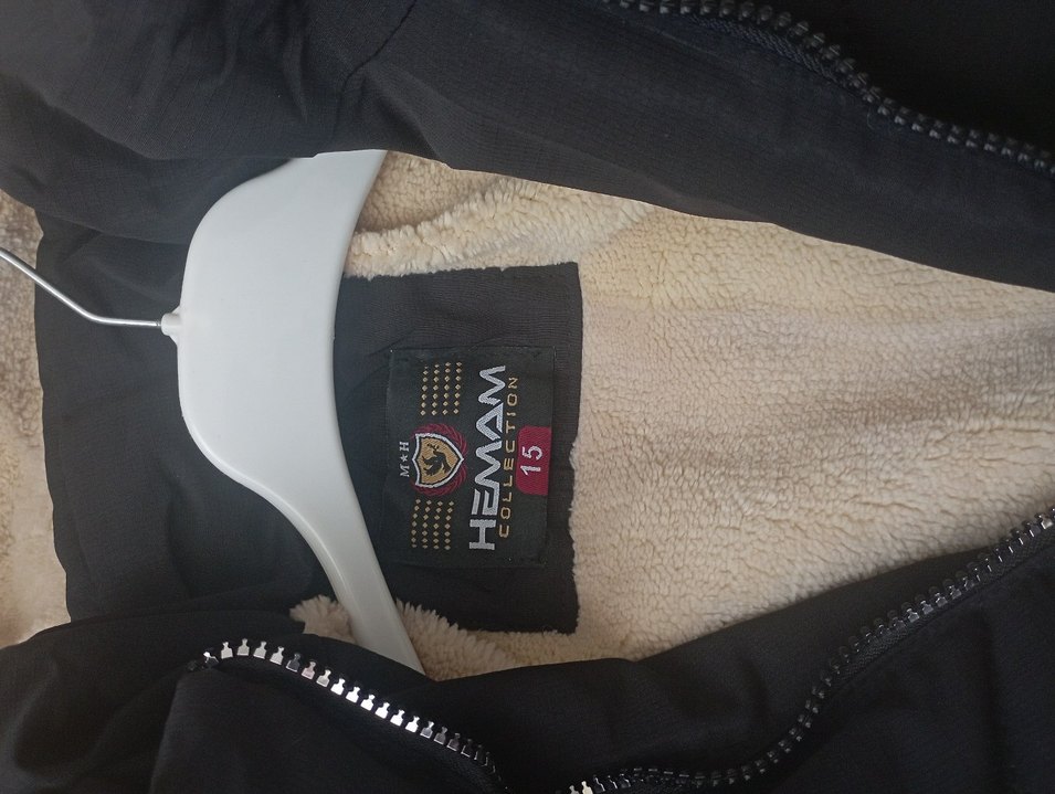 15 yaş etiketli siyah mont - Görsel 2