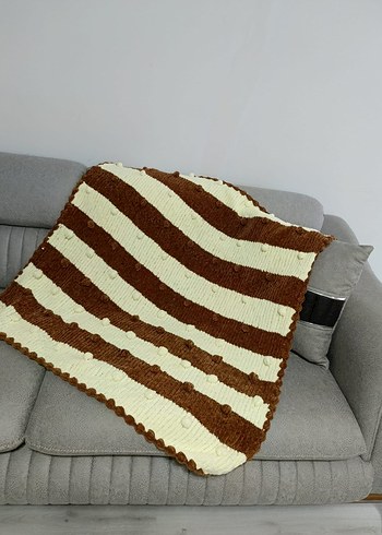 Kahverengi Çizgili Örgü Çocuk Battaniyesi - Görsel 3