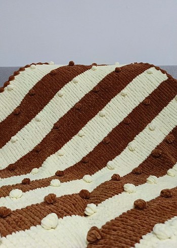 Kahverengi Çizgili Örgü Çocuk Battaniyesi - Görsel 2