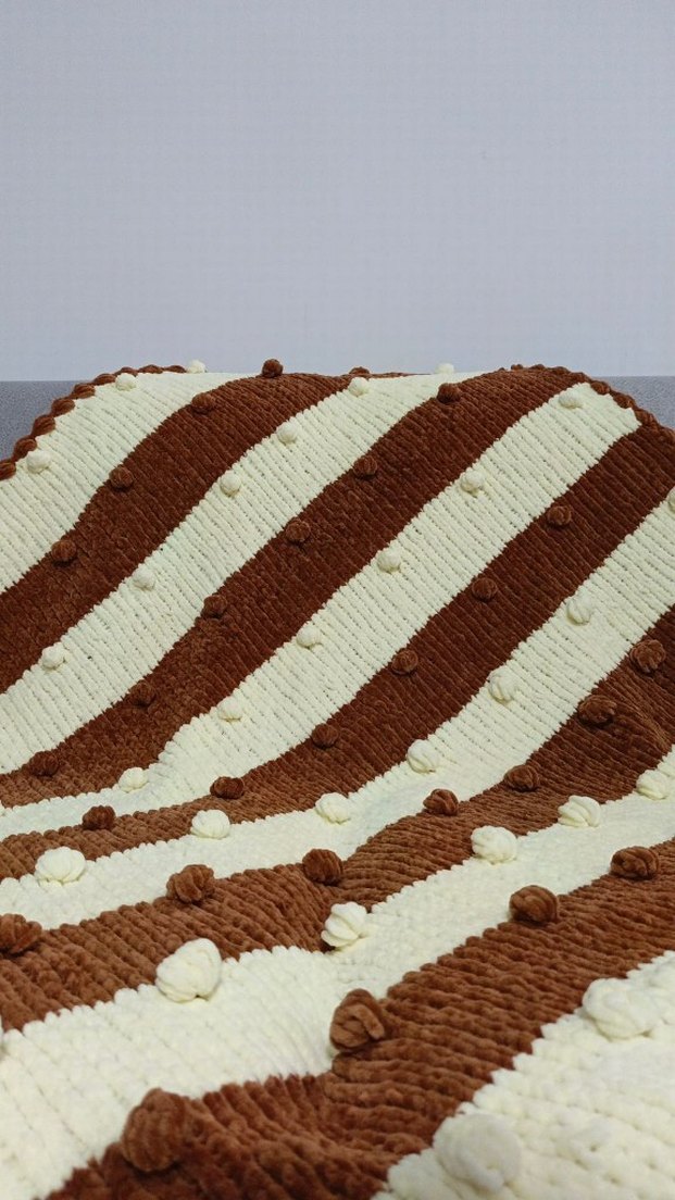 Kahverengi Çizgili Örgü Çocuk Battaniyesi - Görsel 2