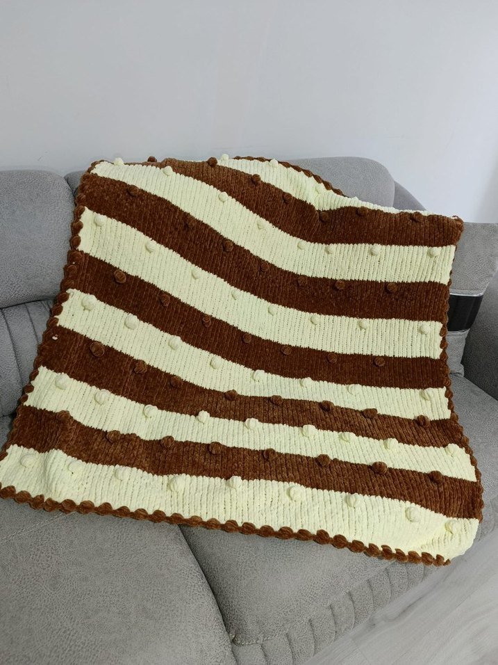 Kahverengi Çizgili Örgü Çocuk Battaniyesi - Görsel 4
