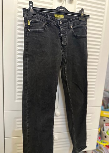 Düğmeli Siyah Regular Fit Erkek Kot Pantolon - Görsel 2