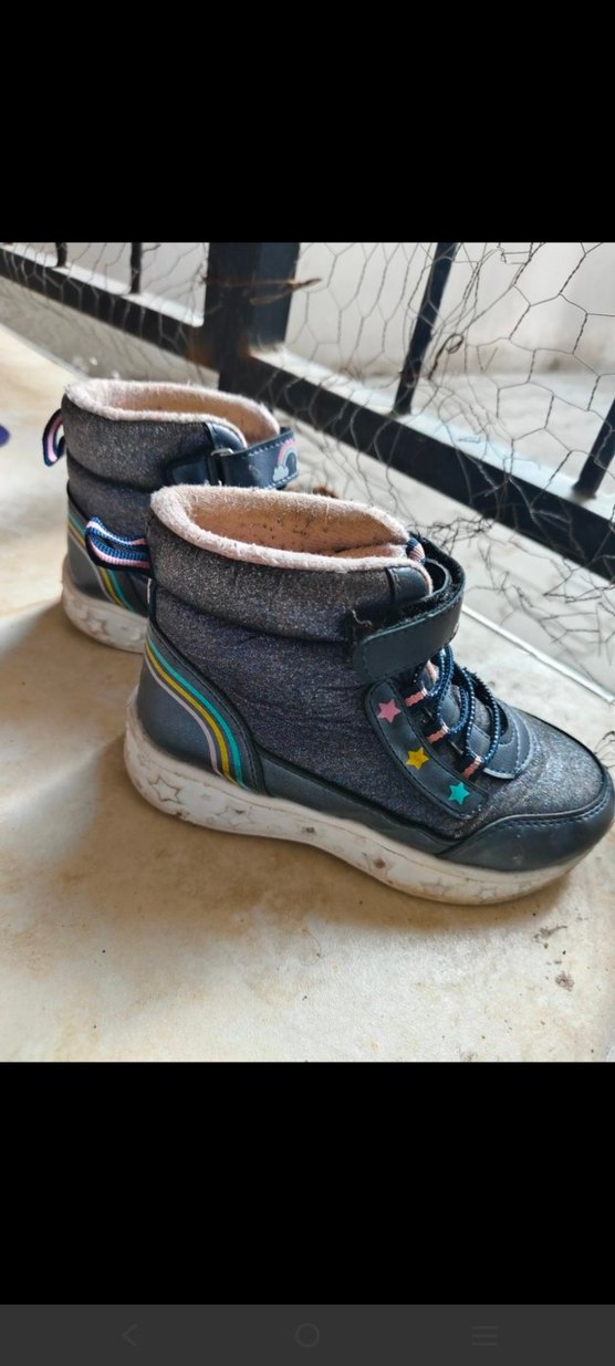 Kız Çocuk Çok Renkli Cırtlı Sokak Botu Az kullanıldı - Görsel 5