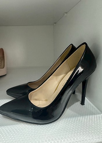 Siyah Parlak rugan Stiletto Topuklu - Görsel 3
