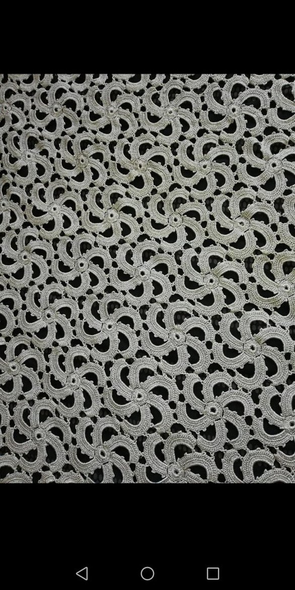 Gri Nakışlı Beyaz Yatak Örtüsü - Görsel 5